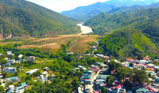 Huyện biên giới giáp Lào tại tỉnh đông dân nhất Việt Nam sẽ không sáp nhập xã nào