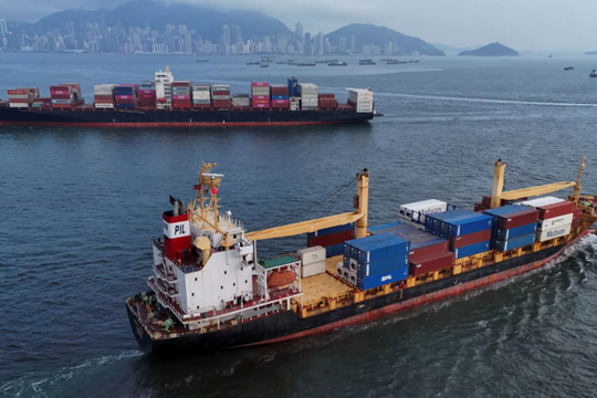 Doanh nghiệp Trung Quốc 'tháo chạy' khỏi Mỹ với tốc độ không tưởng, nền kinh tế lớn nhất Đông Nam Á bất ngờ hưởng lợi?