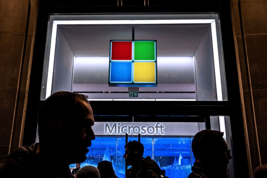 Bị sa thải ở tuổi 48 sau 25 năm làm việc miệt mài không nghỉ phép, kỹ sư Microsoft khiến cộng đồng mạng xôn xao: ‘Chồng tôi bị loại bởi một thuật toán’