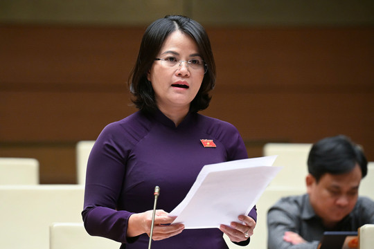 Ước mơ và thực tế phũ phàng: 'Tiền lương không tăng nhưng giá nhà tăng liên tục'