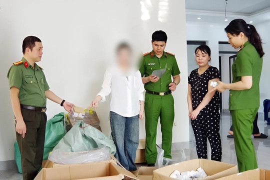 Khám xét nhà riêng, bắt Hồ Thị Hoa