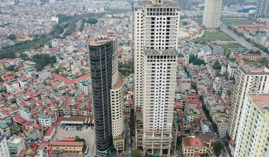 Tòa nhà cao cấp 39 tầng giữa ‘đất vàng’ Thủ đô bỏ hoang sau hơn 15 năm xây dựng, hàng trăm khách hàng bức xúc, khiếu kiện