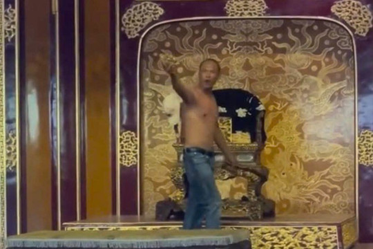 Bảo vật quốc gia - Ngai vàng duy nhất còn lại ở Việt Nam vừa bị khách tham quan bẻ gãy thành nhiều khúc