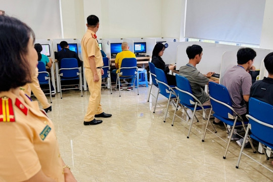 Chỉ còn ít ngày sẽ ‘xóa sổ’ học tủ, đại diện Cục CSGT đưa ra cách học ‘đúng, trúng’ khi thi bằng lái ô tô các hạng