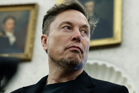 Tỷ phú Elon Musk thất vọng với ông Trump, chỉ trích dự luật thuế mới