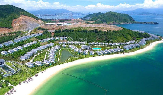 Hòn đảo sắp đấu giá 2 khu phức hợp gần 200ha: Nằm trên vịnh biển đẹp bậc nhất cả nước, sở hữu tuyến cáp treo vượt biển đầu tiên của Việt Nam