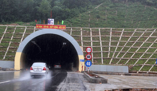 Hầm xuyên núi 1.700 tỷ cách hầm dài nhất Đông Nam Á 3km, phá thế cổ chai Quốc lộ 1, rút ngắn kết nối từ 1 giờ còn 10 phút