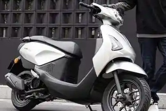Lộ diện xe ga giá rẻ mới, 'ăn' xăng 1,8L/100km: Thiết kế bắt mắt, công nghệ hiện đại thế nào?