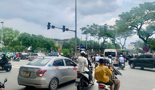 Tuyến đường hơn 1.000m chạy dọc dòng sông hơn 2.000 tuổi ở Hà Nội sắp được mở rộng