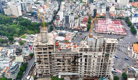 Tháp đôi chọc trời ‘đắp chiếu’ nhiều năm, từng liên quan đến bà Trương Mỹ Lan đã thi công trở lại