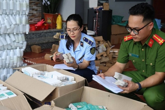 Gần 300 mỹ phẩm bị rút công bố chỉ trong một ngày: Doanh nghiệp sai phạm liệu có thoát lưới pháp luật?