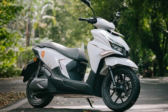 Tân binh xe điện Yadea Velax ra mắt tại Việt Nam, 'khè trực tiếp' Honda Icon e: với mức giá dưới 30 triệu đồng
