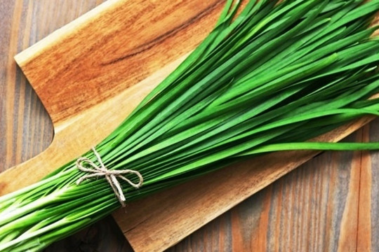 Loại lá bình dân nhưng ví như ‘nhân sâm của nhà nghèo’, chỉ hơn 30.000 đồng/kg giúp bổ thận tráng dương: Dân sành ăn đua nhau mua