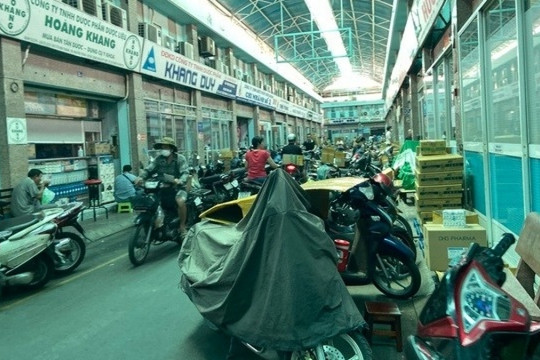 Sau chợ vải Ninh Hiệp, tới lượt chợ thuốc lớn nhất TP. HCM cửa đóng then cài