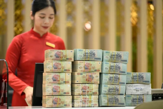 Hết cảnh ồ ạt tăng lãi suất