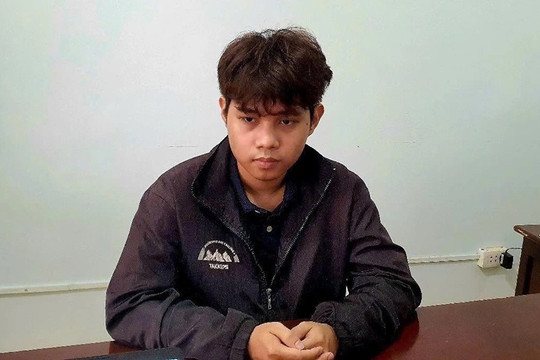 Bắt khẩn cấp một sinh viên năm cuối đại học