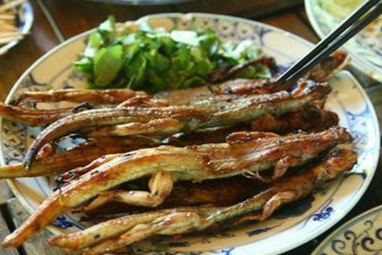 Thứ 'xưa không ai dám ăn' nay thành đặc sản đắt đỏ: Giá lên tới 1,4 triệu đồng/kg, dân phố mê mẩn