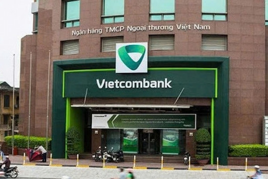 Khách kiên quyết chuyển 285 triệu đồng, Phó Trưởng phòng chi nhánh Vietcombank lập tức báo công an