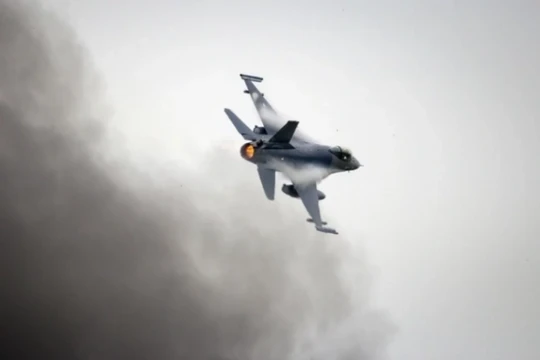 Ukraine thừa nhận máy bay chiến đấu Nga vượt trội tiêm kích F-16