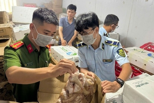 Sững người trước gần 4 tấn thịt không giấy tờ vừa bị phanh phui tại kho lạnh công ty Thịnh Phát Food