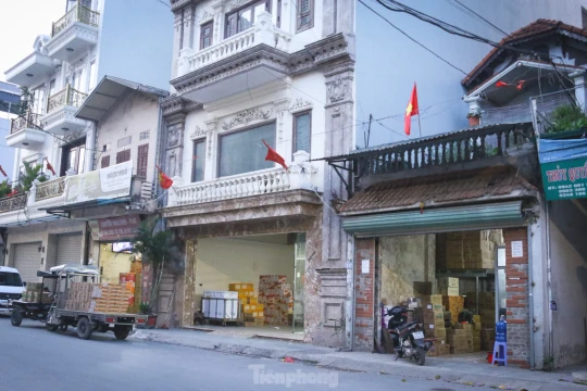 Né kiểm tra bằng chiêu bán kín, thủ phủ bánh kẹo La Phù ảm đạm chưa từng có