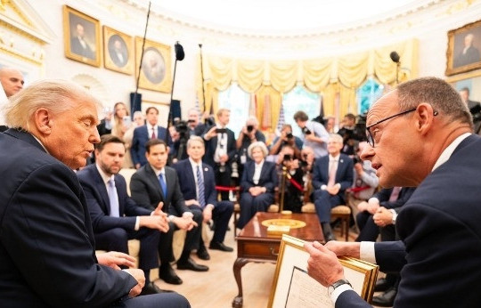 Ông Trump nói nên để Nga và Ukraine 'giao tranh thêm một thời gian'