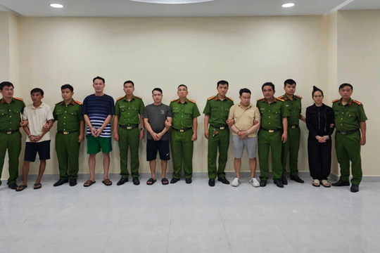 Khám xét khẩn cấp, bắt ‘trùm’ nhớt giả Nguyễn Văn Khánh
