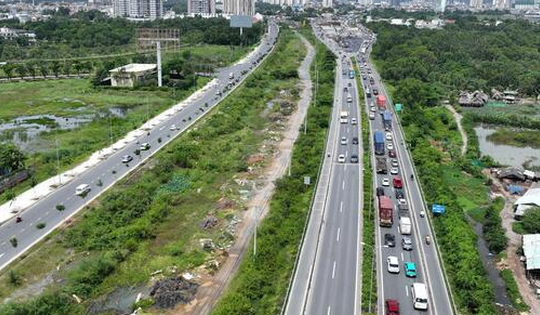 Từ nay, cấm xe máy đi vào đường dẫn cao tốc có lưu lượng lớn nhất Việt Nam