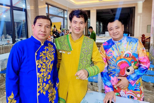 Nam NSƯT vừa nhận Kỷ niệm chương ‘Vì sự nghiệp điện ảnh’: Bạn thân của Cục trưởng Xuân Bắc, từng muốn bỏ nghề vì không đủ sống