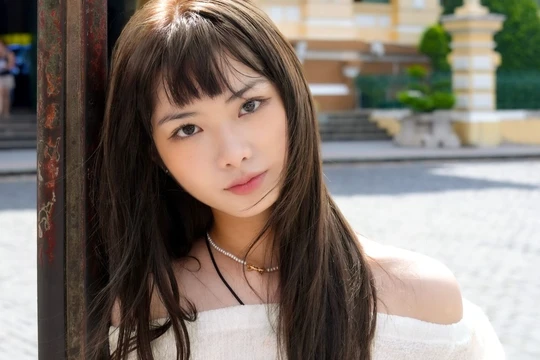 Em xinh Ánh Sáng xin lỗi Hieuthuhai