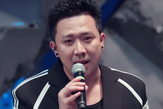 Trấn Thành lại khóc