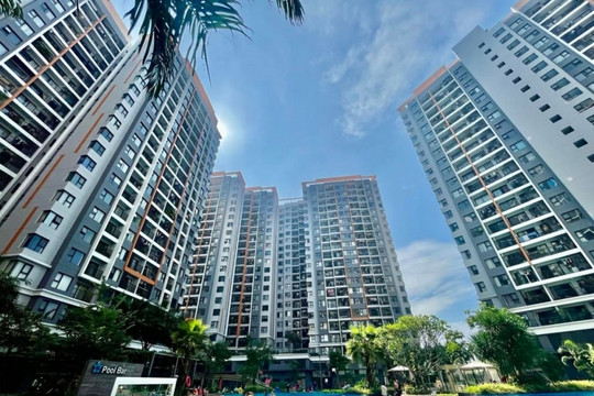Giá chung cư tại thành phố lớn vượt mặt nhà liền kề: Giá leo thang nhưng thanh khoản trượt dài?