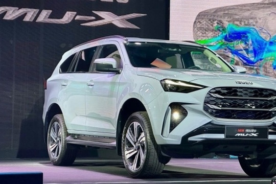 ‘Kình địch’ giá rẻ mới của Toyota Fortuner và Ford Everest vừa ra mắt tại Việt Nam: Thương hiệu Nhật Bản, thiết kế mạnh mẽ và hiện đại