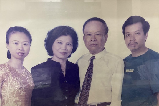 Nữ NSND là người Việt đầu tiên bảo vệ thành công luận án Tiến sĩ Nghệ thuật học tại Matxcơva, có tới 9 học trò là NSND, 30 học trò là NSƯT