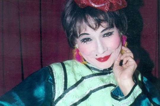 Nữ nghệ sĩ là 'quái kiệt' sân khấu cải lương đi diễn từ năm 4 tuổi, chồng xuất gia một mình bươn chải, U80 sống trong căn nhà 20m2 cùng 2 con và 4 cháu
