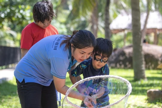Hoa mắt giữa 'ma trận' trại hè