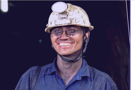 Thợ lò 'xuất sắc nhất ngành than Việt Nam' được phong tặng Anh hùng Lao động, là người đầu tiên in dấu chân xuống độ sâu kỷ lục 300m