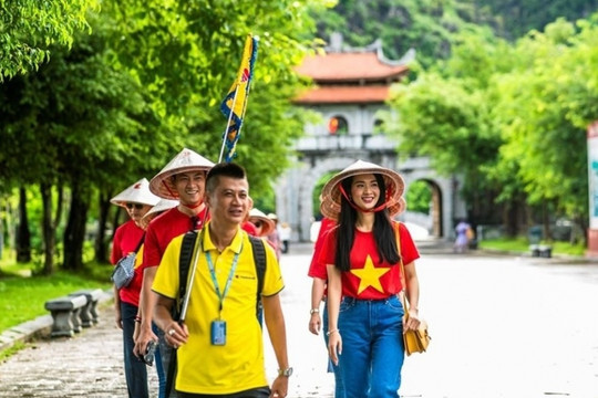 Ngành học trong năm 2025 cần tới 5,5 triệu lao động, đang là sinh viên cũng kiếm tiền: Ra trường đi làm thu nhập chạm ngưỡng 50 triệu/ tháng