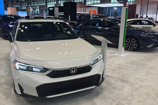 Quay đầu là bờ: Bị Trung Quốc bỏ xa trên đường đua xe điện, Honda cầu cứu xe hybrid