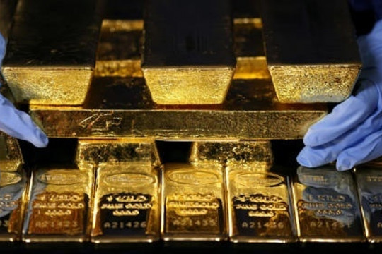 Vàng vượt Euro, trở thành tài sản dự trữ lớn thứ hai thế giới: Vì sao các nước đổ xô tích trữ?