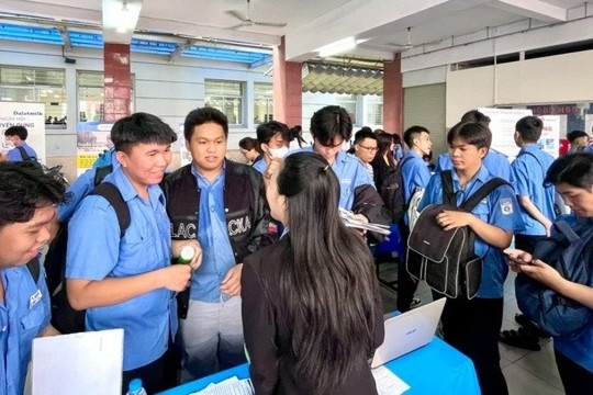 Ngành học tại 1 trường cao đẳng của Việt Nam có gì đặc biệt mà thí sinh giỏi vẫn... 'run tay' khi nộp hồ sơ