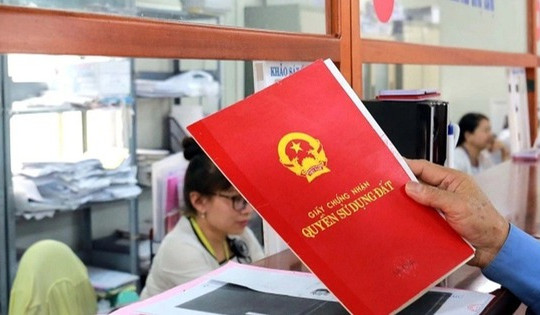Từ 1/7/2025, sổ đỏ lần đầu sẽ do UBND xã cấp