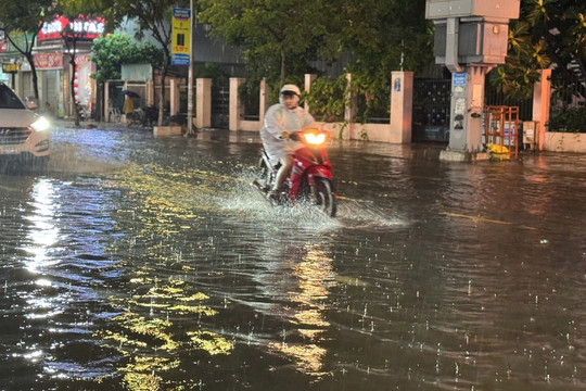 Dự báo thời tiết 13/6/2025: Quảng Bình - Huế mưa lớn nhất, Bắc Bộ giông lốc