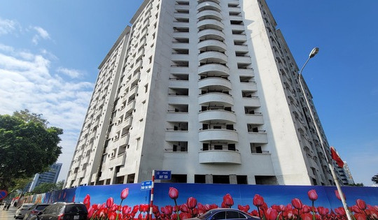 Chỉ 1 năm nữa, chung cư bỏ hoang 12 năm trên ngã tư tấp nập của Thủ đô sẽ đón người dân vào ở