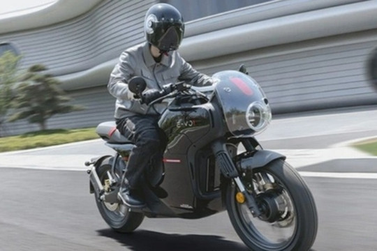 Honda tung ‘chiến mã điện’ cao cấp, chạy 170km mỗi lần sạc, giá khiến nhiều đối thủ 'toát mồ hôi'