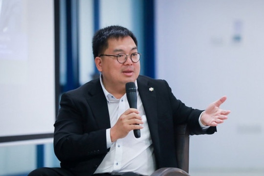 Ông Hoàng Nam Tiến: Thông minh và chăm chỉ may ra mới đủ ăn khi về già, còn muốn làm giàu phải vượt ngưỡng chính mình
