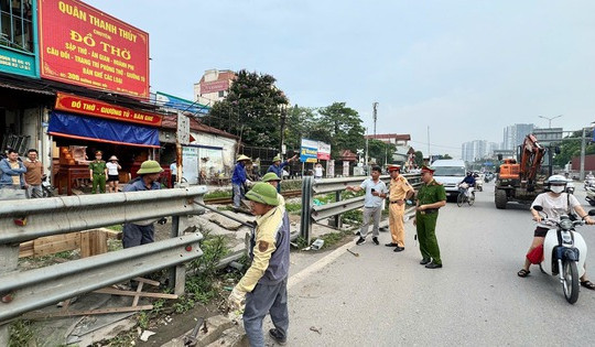 Bất ngờ đóng 5 lối đi tự mở trên tuyến đường sắt Bắc - Nam qua địa bàn Hà Nội