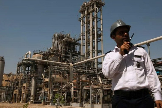 Kho bồn Iran phát nổ khiến giá một mặt hàng quan trọng tăng vọt, nguy cơ đứt nguồn cung