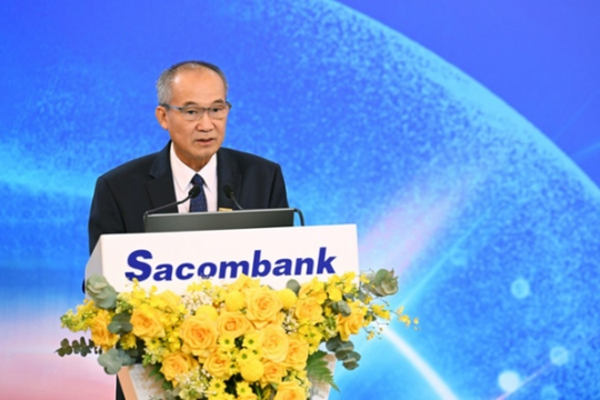 Chủ tịch Sacombank Dương Công Minh trích quỹ khen thưởng cho bà Nguyễn Đức Thạch Diễm