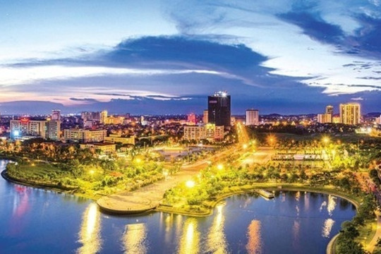 Không chỉ là làm đường, Việt Nam đang tái cấu trúc nền kinh tế thông qua đầu tư vào cơ sở hạ tầng?